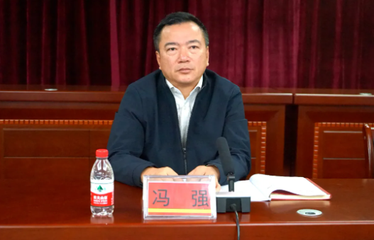 牛千万 海南通报：冯强酒驾、工作时间沉迷打高尔夫